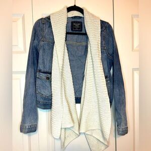 ABERCROMBIE & FITCH DENIM JACKET WITH BUILT IN SCARF SIZE XS